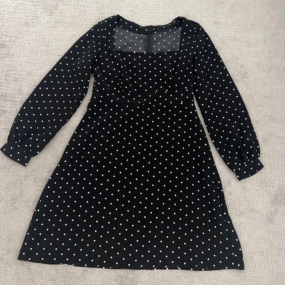 Romantic long sleeves dress